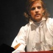 Ambientada en tiempos de la Revolución de 1810, la obra narra la historia de amor imposible entre Esperanza (hija de españoles) y Lorenzo (un revolucionario).