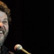 La palabra, la voz y gestualidad de Alfredo Casero, en su nuevo espectáculo de humor, monólogos y canciones.