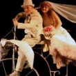La compañía de teatro checa más reconocida del mundo por su dominio de la técnica de caja negra, presenta clásico que les valió el elogio de la crítica en todo el mundo.
