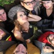 Noches ideales para «CANCIONES REFRESCANTES» Menta Sáez y Sus Mentoles presentará su primer material discográfico, un disco cargado de historias personales, de reflexiones, de pensamientos; un disco verde y lleno de frescura, como la menta.