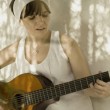 En el marco del ciclo Nuestros Músicos, la cantante cordobesa presenta su trabajo musical orientado hacia la música popular latinoamericana.