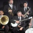 La tradicional banda de Córdoba que recrea el estilo New Orleáns, celebra sus 30 años de trayectoria.
