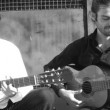 Formación bajo la influencia de Django Reinhardt, Wes Montgomery y del genial compositor argentino Oscar Aleman.