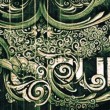 Sur Oculto inicia un itinerario sonoro por doce piezas que conviven con el caos, entendido como la excitación del orden en cualquier estructura.