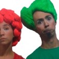 UN MAR DE DUDAS Ana y Juan parten en busca del Gran evento. Un absurdo que habla más de lo que nos imaginamos de nosotros.