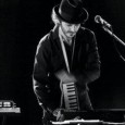JERÓNIMO SAER en LA CÚPULA Un músico para el que todo esta permitido y todo es pretexto para combinar cualquier tipo de música.
