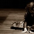 Un juego actoral y dramatúrgico con fonéticas extranjeras.