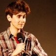 La comediante con fuerte presencia en el exterior, nos acerca su espectáculo "Humor con Amor y algunas fallas".