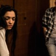 Un drama musical en torno a lo extraño de la vida cotidiana.