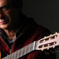El gran compositor e intérprete tucumano repasa su carrera en un show íntimo y acústico.
