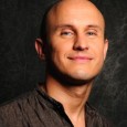 El intérprete argentino radicado en Suiza tocará junto a la Orquesta Sinfónica un programa que incluye Chopin y Edward Elgar.