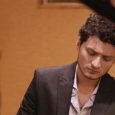 El joven pianista cordobés lanzó su campaña de financiamiento colectivo para su nuevo disco de música ciudadana.