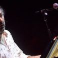 Bajo dirección de Emmanuele Baldini y la participación del pianista Stefano Bollani se presenta "Concerto Azzurro".