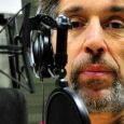 El reconocido cantante y compositor presentar “A través de las canciones”, una propuesta sonora basada en su libro homónimo.
