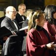 Los dos coros profesionales y el seminario de canto del Teatro del Libertador San Martín, tienen actuaciones en distintos templos de la Ciudad.