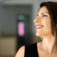 La compositora, pianista y cantante riojana, radicada en Córdoba, presenta el tercer libro de su colección Songbook.