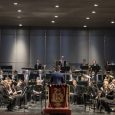 Música para congraciar a las divinidades griegas de la armonía y el equilibrio, la vehemencia y la desmesura. 