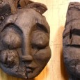 MARIQUITA QUIROGA La artista presenta una serie de esculturas realizadas sobre carbón titulada “La reina del carbón (que encogió su reino)”.