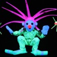 «KOHI» De los creadores de Bosquimanos, vuelve la magia del Teatro Negro con muñecos.