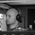 JUAN IÑAKI Primera producción que sitúa al reconocido músico en el lugar de cantautor.