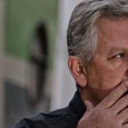 Un compendio (seleccionado por él mismo) de lo mejor de más de 40 años de militancia en la poesía.