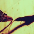 MASMENOS Una iniciativa artística con eje central en lo sonoro que envuelva instrumentos y tecnologías.
