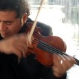 LA FIESTA DEL VIOLINERO La peña itinerante del reconocido violinista y cantante Néstor Garnica se presenta con su todo su prestancia interpretativa.