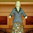 «EVA EN EL BALCÓN» Intervención de la artista Luciana Bertoloni, con motivo de la conmemoración del fallecimiento de la mítica figura de Eva Perón.
