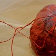 GRACIELA RAMONDA La pintora y objetista inaugura la instalación “Ya no te amo, mi amor”, inspirada en un poema de Julio Cortazar.