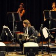 ORQUESTA DE MÚSICA CIUDADANA Bajo la dirección de Damián Torres, la Orquesta Provincial rinde tributo a Carlos Gardel.