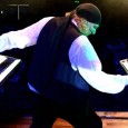 HUGO BISTOLFI El legendario tecladista de Rata Blanca presenta "Viaje al Cosmos I & II" con invitados de lujo.