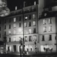 Miradas singulares de varios artistas sobre la capital parisina a lo largo de los últimos treinta años. 