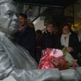 Quedó instalada la escultura de Daniel Salzano en el tradicional bar Sorocabana.