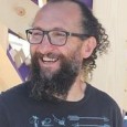 El artista cordobés radicado en Canadá interviene el parque del Palacio Ferreyra con una instalación site-specific.