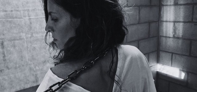 Una obra de teatro que pone voz a una historia fuerte y sentida sobre la violencia obstétrica.